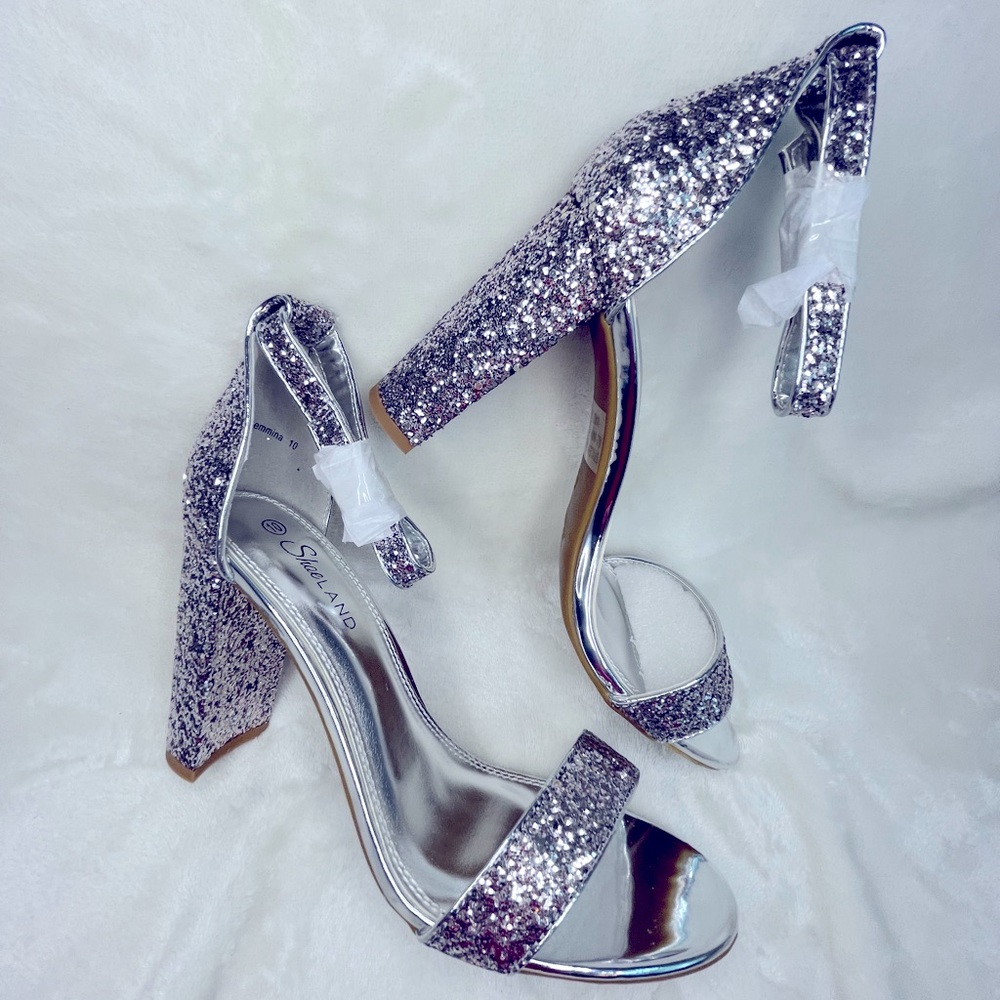 NEW Women’s Size 10 Silver Glitter Chunk Heel